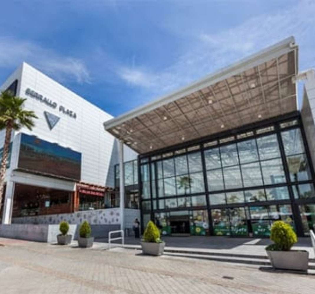 centro comercial serrallo plaza Tuyser